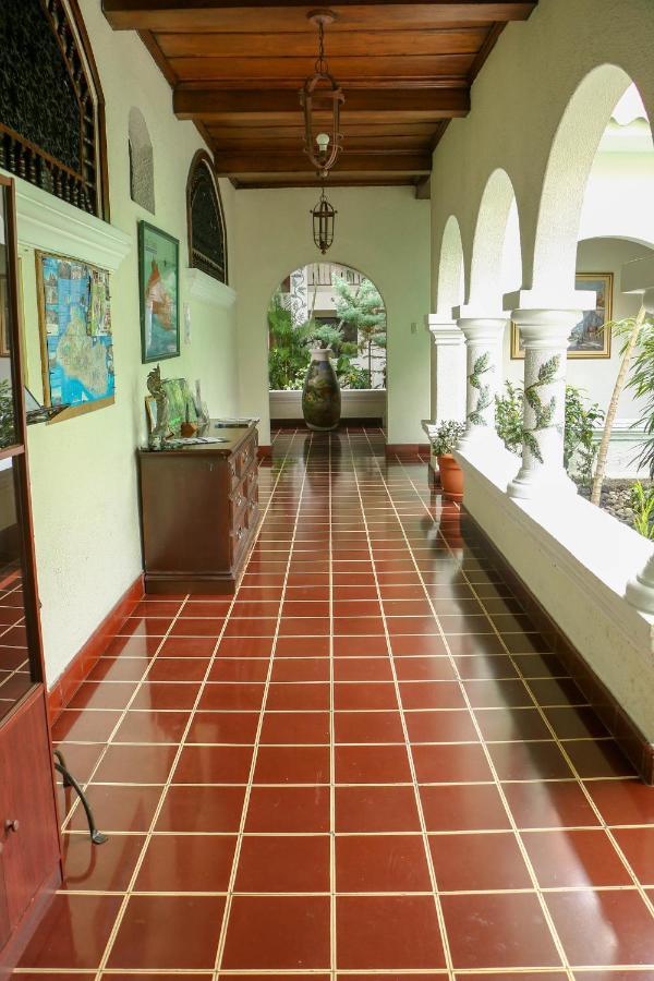 Hotel Villa Serena Escalon Сан-Сальвадор Экстерьер фото