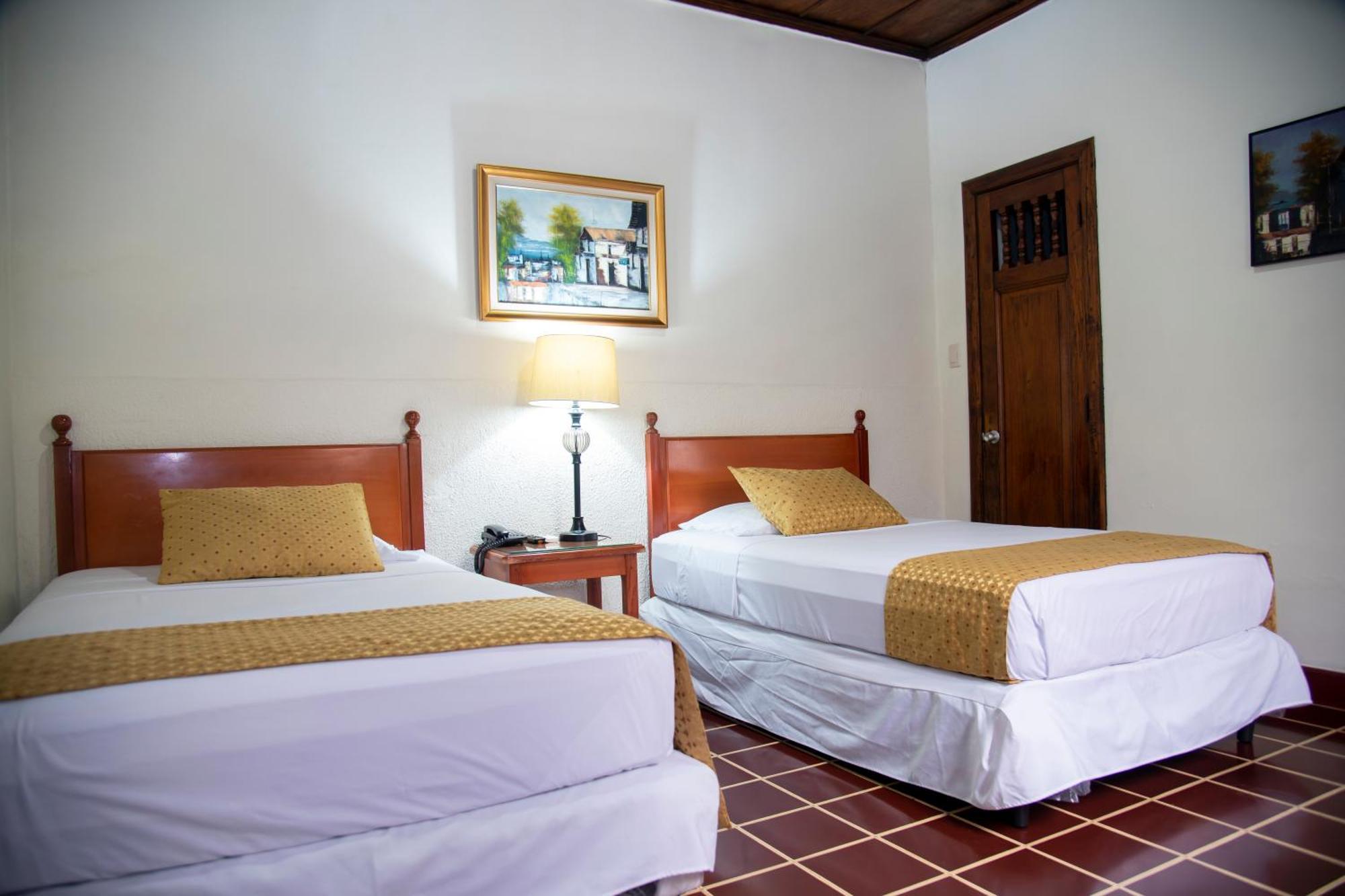 Hotel Villa Serena Escalon Сан-Сальвадор Экстерьер фото