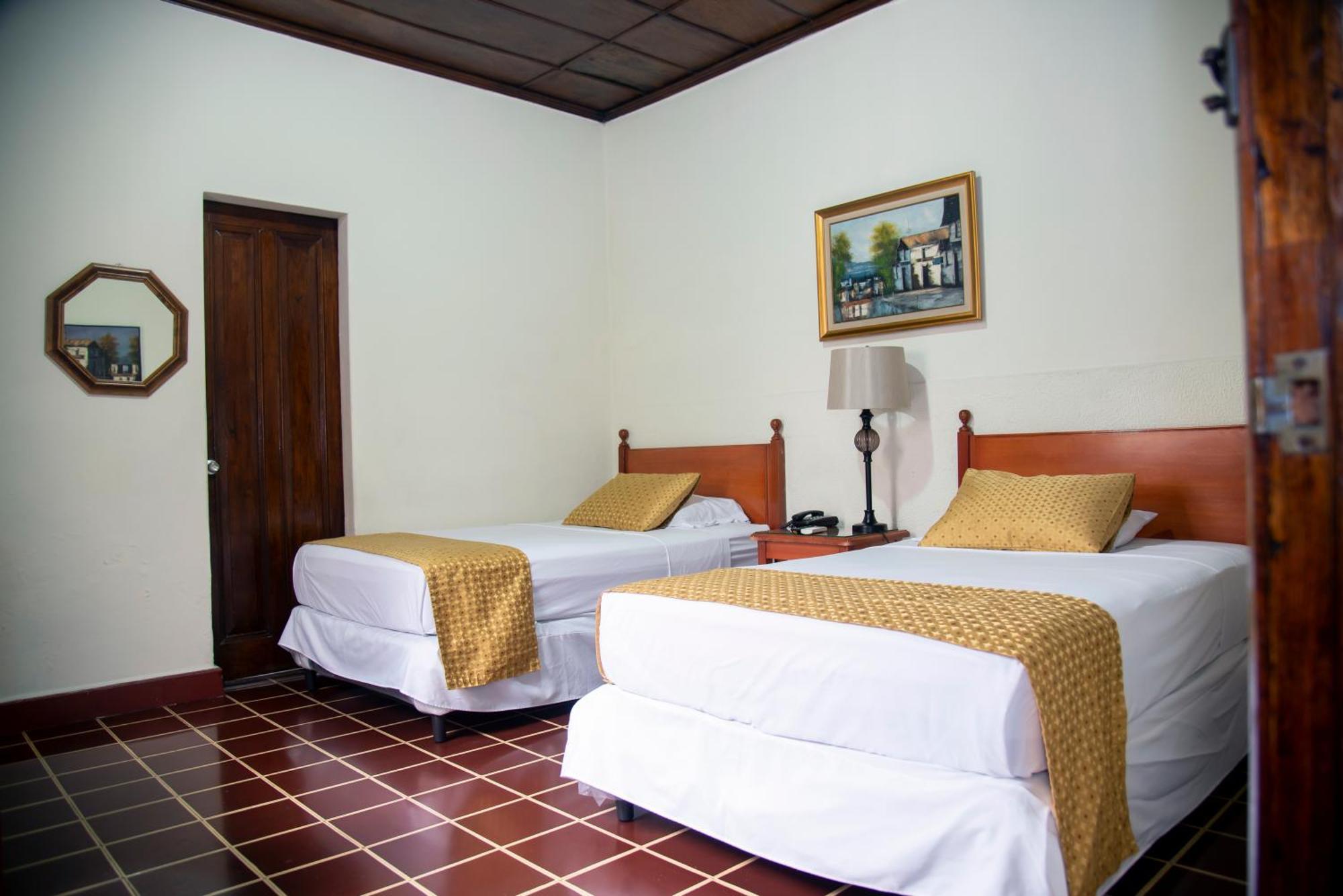 Hotel Villa Serena Escalon Сан-Сальвадор Экстерьер фото