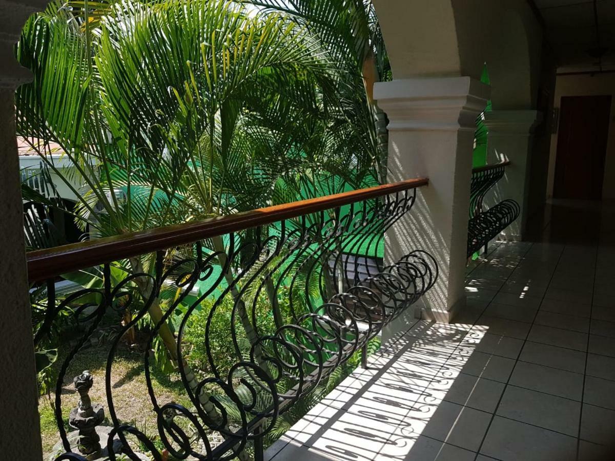 Hotel Villa Serena Escalon Сан-Сальвадор Экстерьер фото