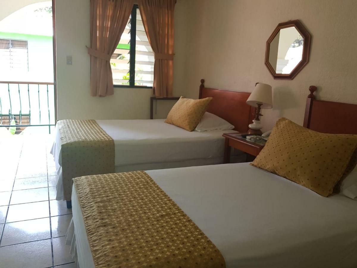Hotel Villa Serena Escalon Сан-Сальвадор Экстерьер фото